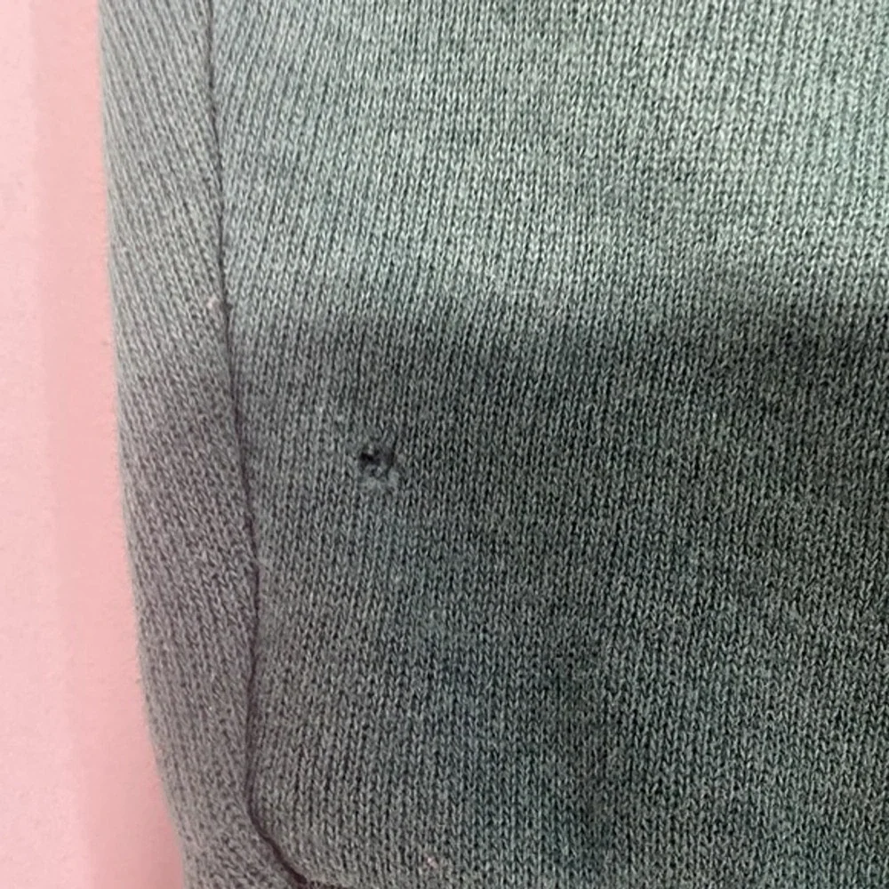 Delta this sweatshirt